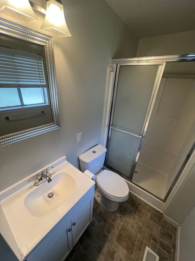 Building Photo - Durham 3 bedroom 2 bath Home, MOVE IN SPEC...