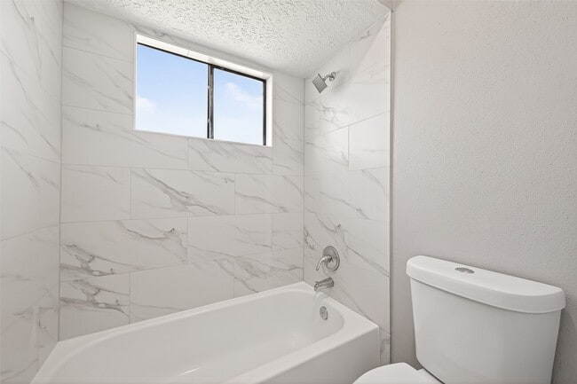 Building Photo - 10707 Staghill Dr