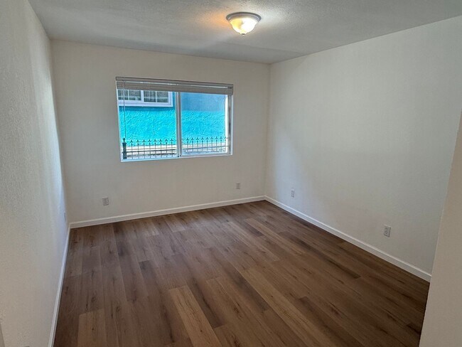 Building Photo - 301 Willard Ave