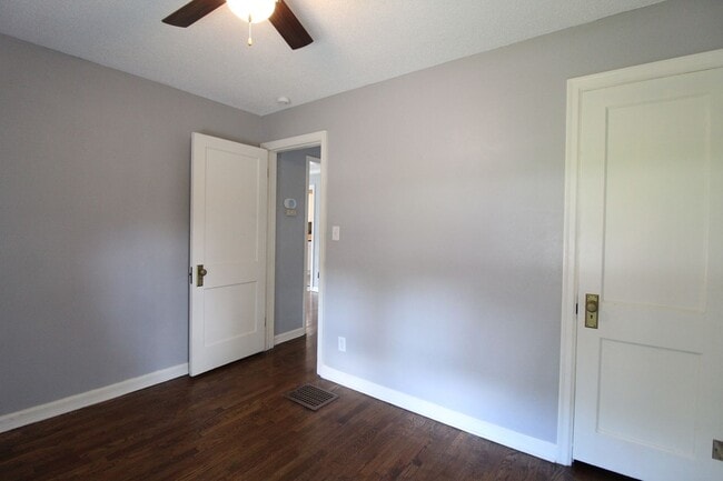Building Photo - 3 Bedroom 1.5 Bath Home In The Waldo Area