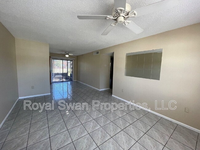 Building Photo - 1920 E Edgewood Dr