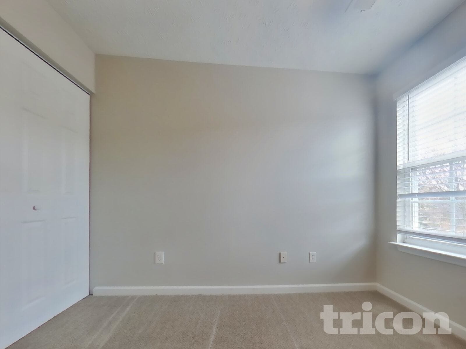 Building Photo - 220 Oak Grove Way