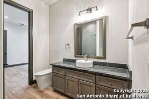 Building Photo - 661 inner