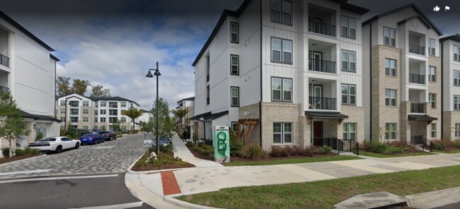 Primary Photo - 3658 SW 24th Ave