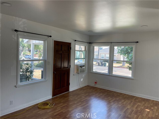 Building Photo - 1009 W Clark Ave