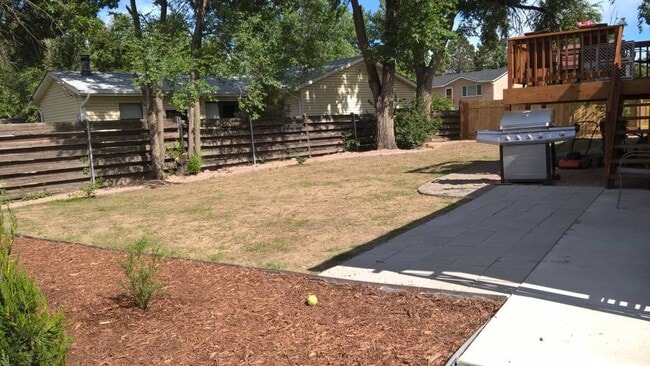 Building Photo - 803 Potter Dr