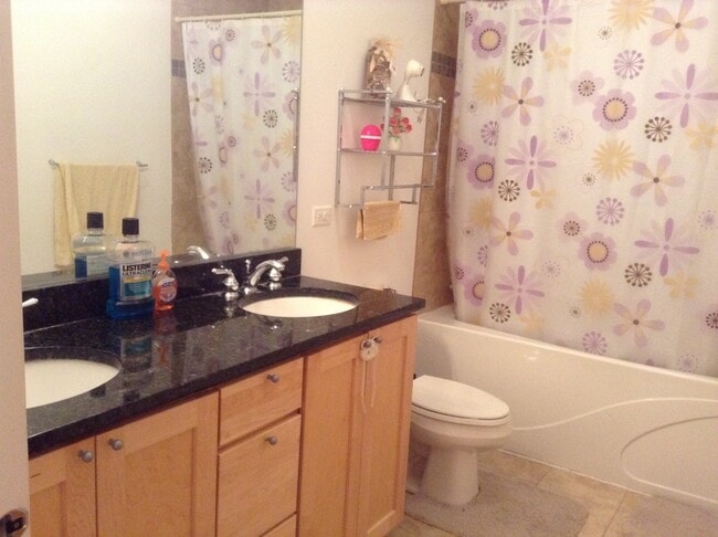 Building Photo - 2224 W Madison St