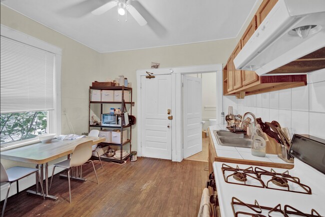 Building Photo - 819 Gaffield Pl