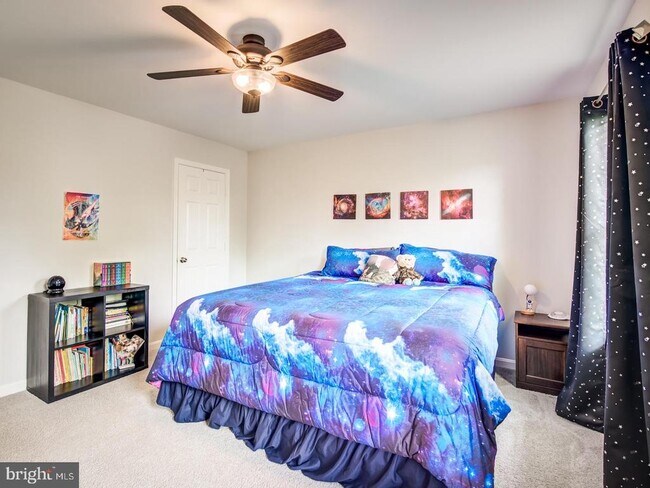 Building Photo - 15744 Beau Ridge Dr