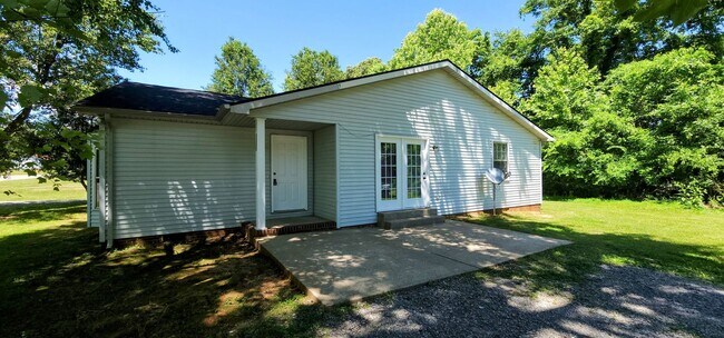 Building Photo - 1487 Nichols Dr