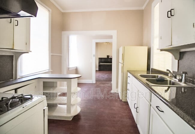 Building Photo - 294 Sumter St