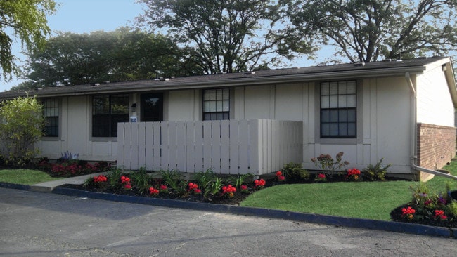 Building Photo - Apple Ridge