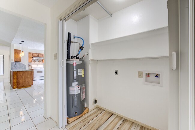 Building Photo - 9206 Beringwood Dr