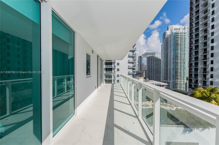 Building Photo - 1080 Brickell Ave