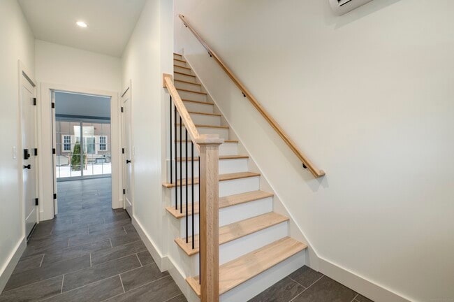 Building Photo - 2620 Main St