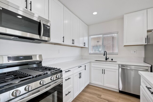 Building Photo - Beautiful Logan Heights Remodeled House