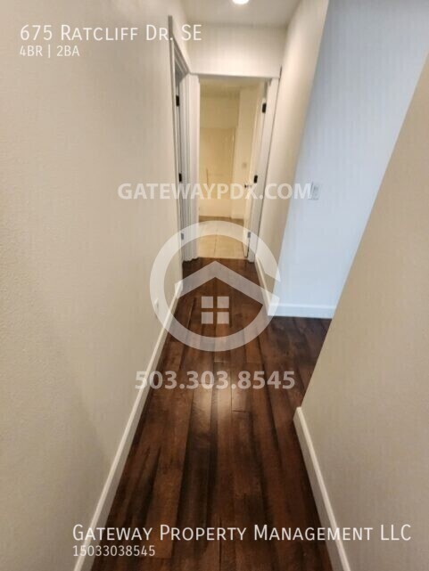 Building Photo - 675 Ratcliff Dr SE
