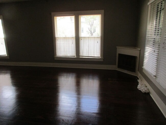Building Photo - Charming Remodeled Home