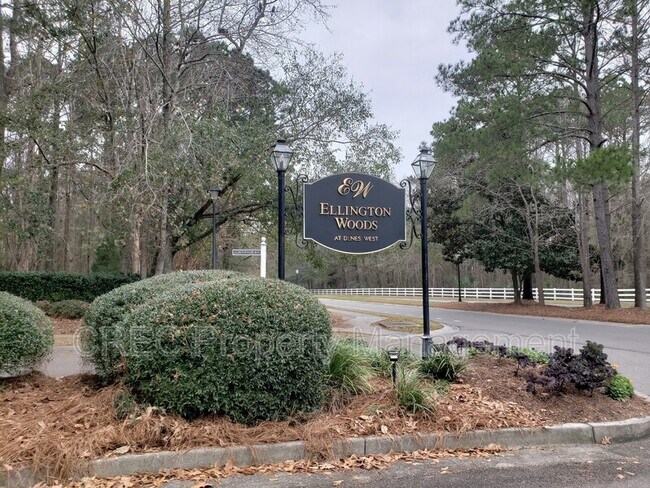 Building Photo - 1415 Belcourt Ln