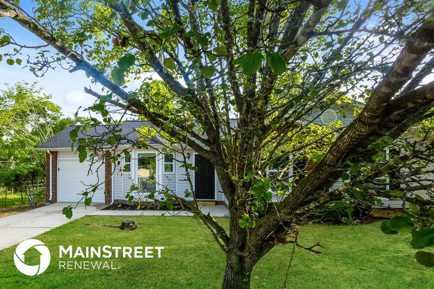 Building Photo - 5900 Brick Landing Dr