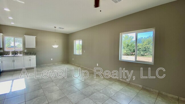 Building Photo - 1506 E 28th St