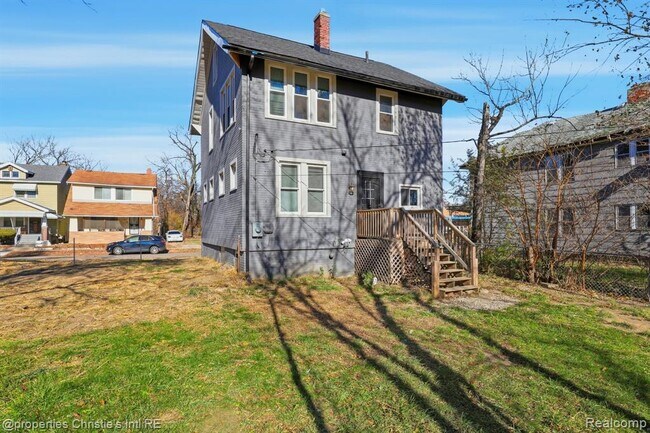 Building Photo - 1953 Brighton St