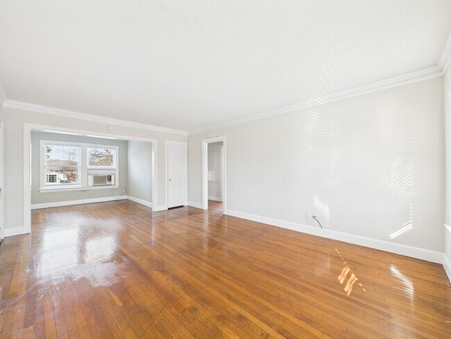 Building Photo - 1920 Richmond Ave.