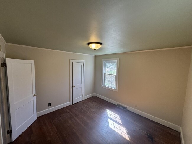 Building Photo - 108 Winding Creek Rd