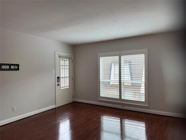 Building Photo - 1807 Stoney Brook Dr