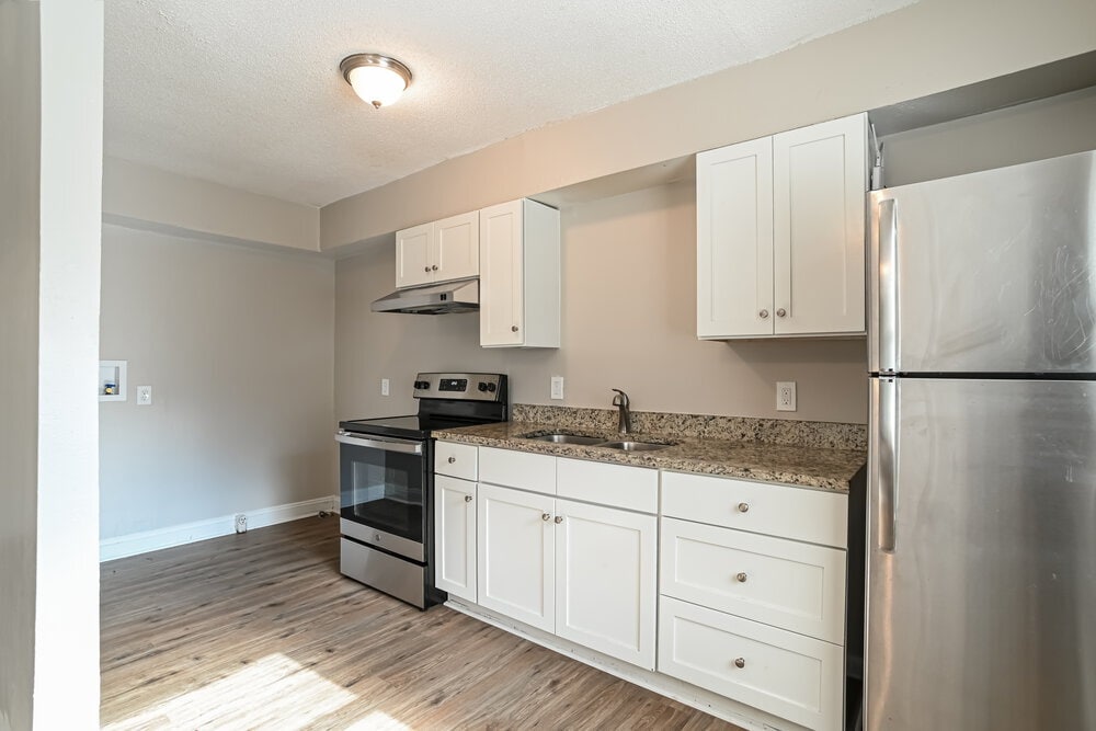 Building Photo - 1618 Longleaf Dr