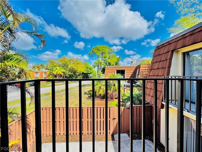 Building Photo - 5205 Cedarbend Dr