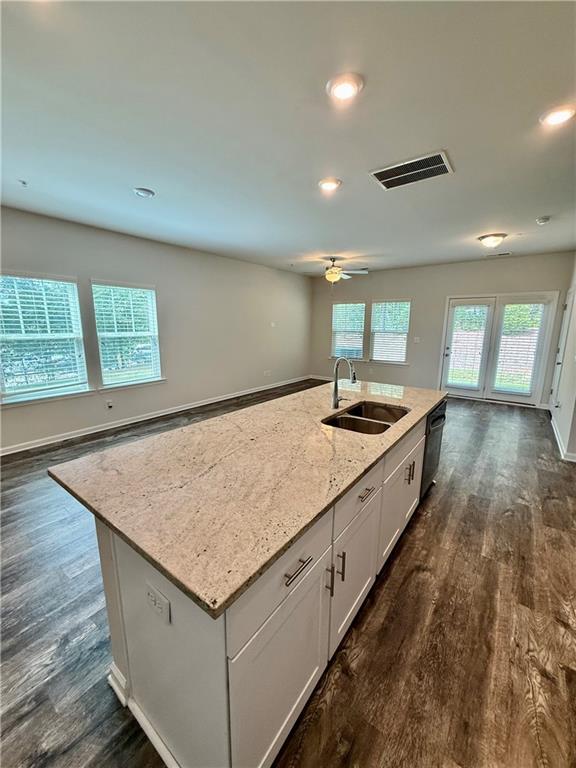 Building Photo - 1331 Vayda Ct
