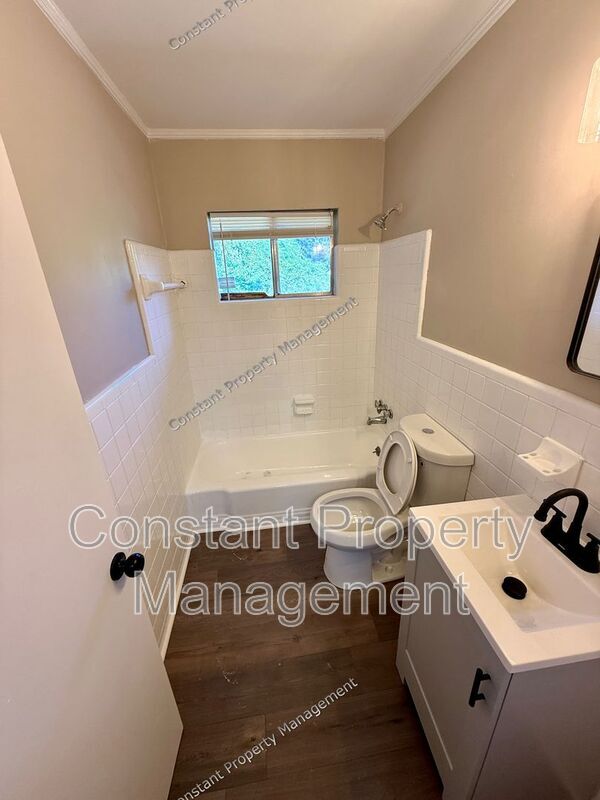 Building Photo - 4301 Ayers Rd