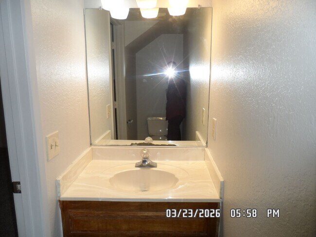 Building Photo - 0160