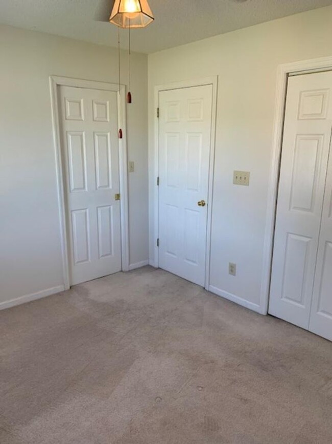 Building Photo - 2 BED 2 BATH CONDO ON BOTTOM FLOOR AT MYRT...