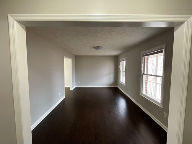 Building Photo - Updated 4 Bedroom / 3 Bathroom with In-Law...