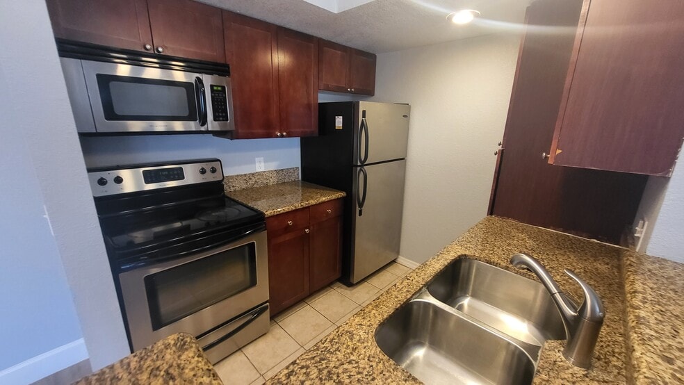 Building Photo - 5140 Conroy Rd