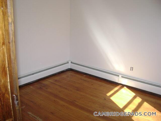 Building Photo - 167 Charles St