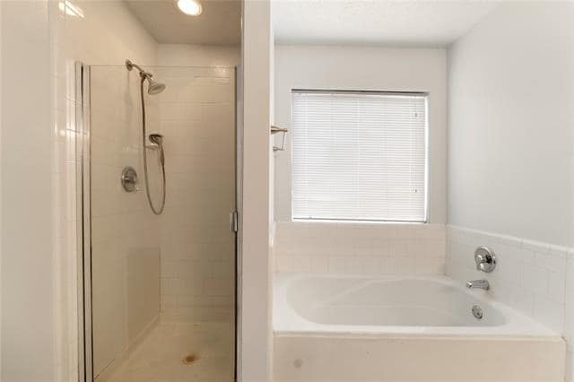 Building Photo - 206 Shady Brook Dr
