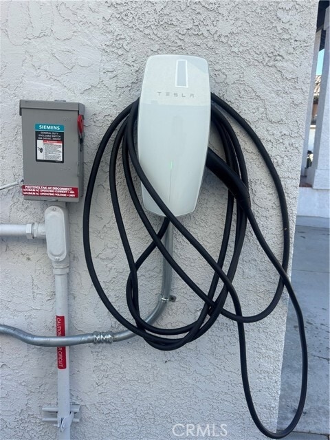 Building Photo - 5 Falcon Crest Ln