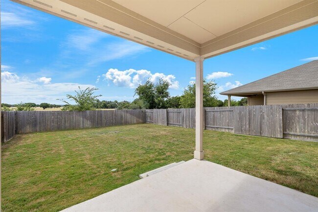 Building Photo - 120 Longmount Cv