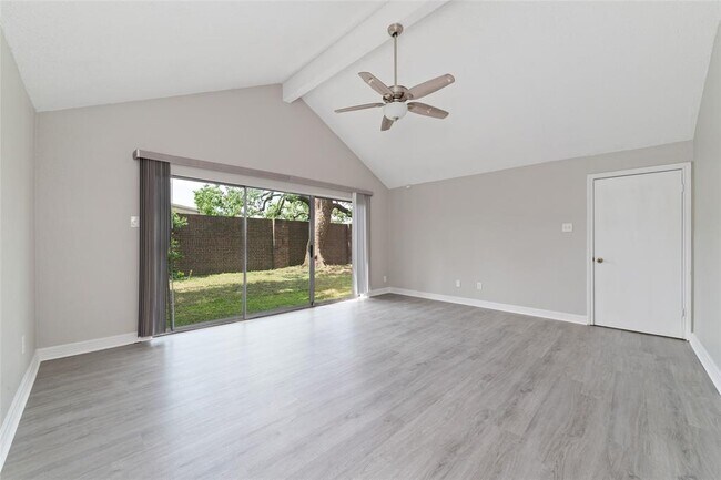 Building Photo - 14651 Via Del Norte Dr