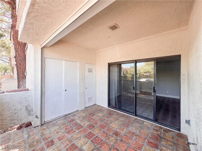 Building Photo - 4842 Nara Vista Way
