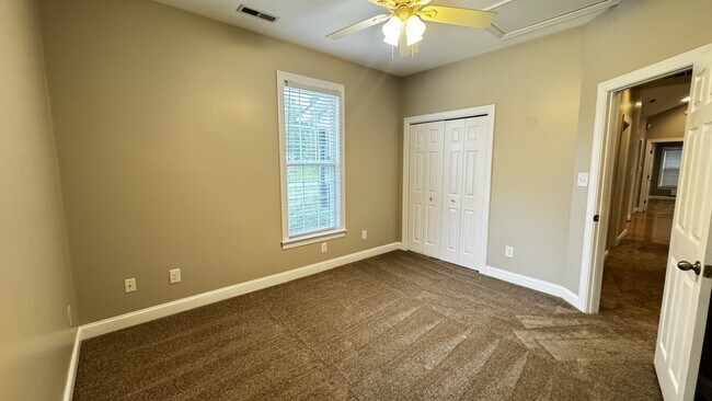 Building Photo - 441 Candlewood Dr