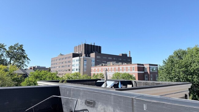 Building Photo - 1458 Cambridge St