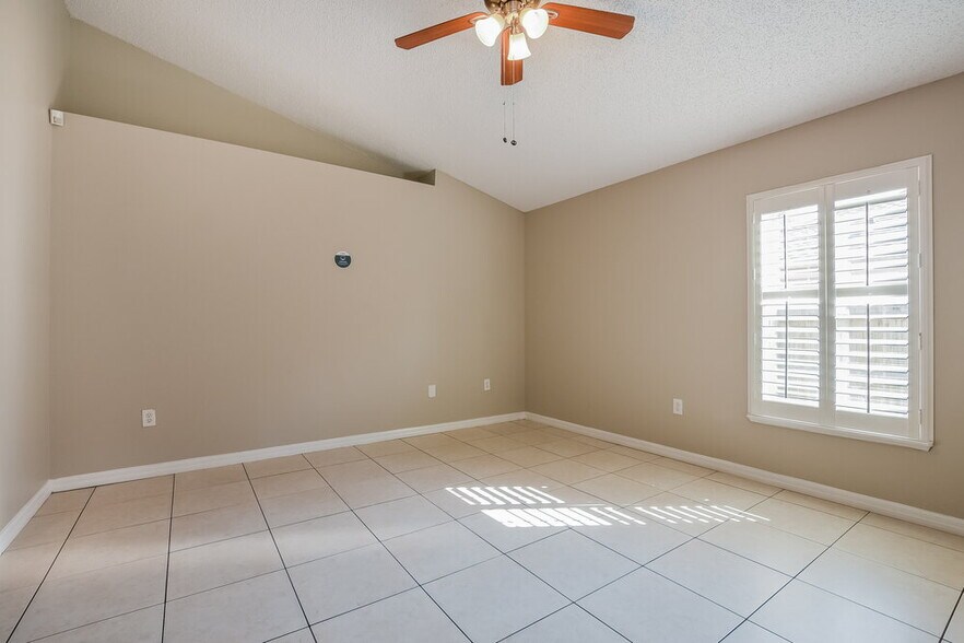 Building Photo - 1356 Honey Rd