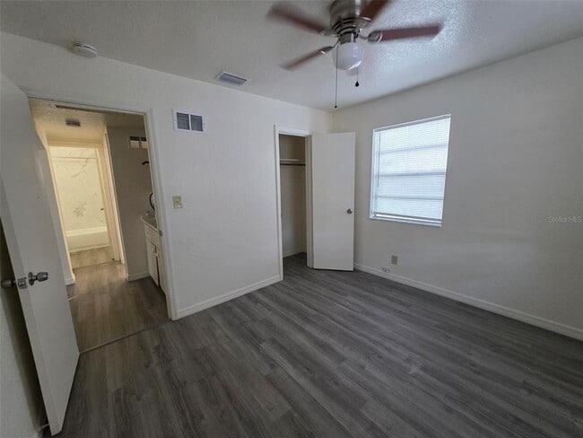 Building Photo - 4136 14th Ave S