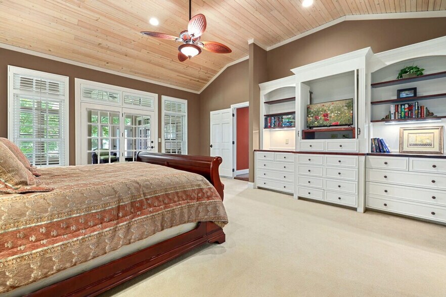 Building Photo - 18440 Ponderosa Dr