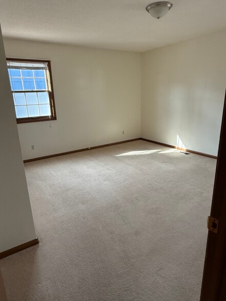 Building Photo - 111 W Golf Ave