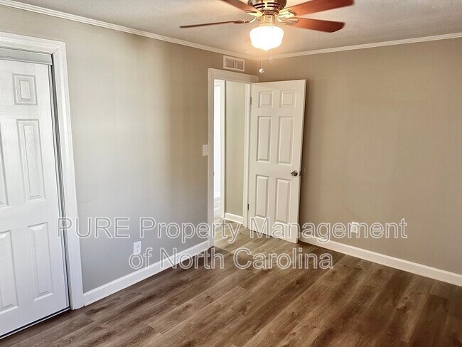 Building Photo - 504A Moore Dr